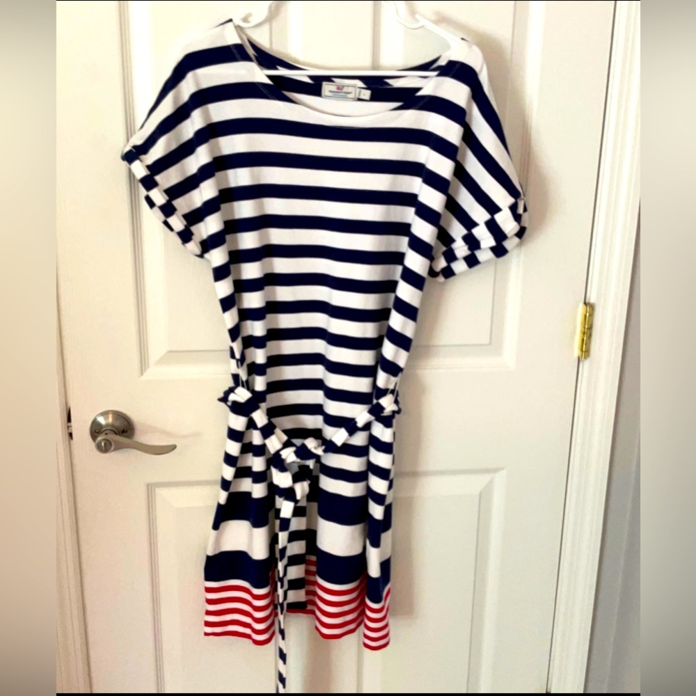 Vineyard vines performance striped red and blue  dress